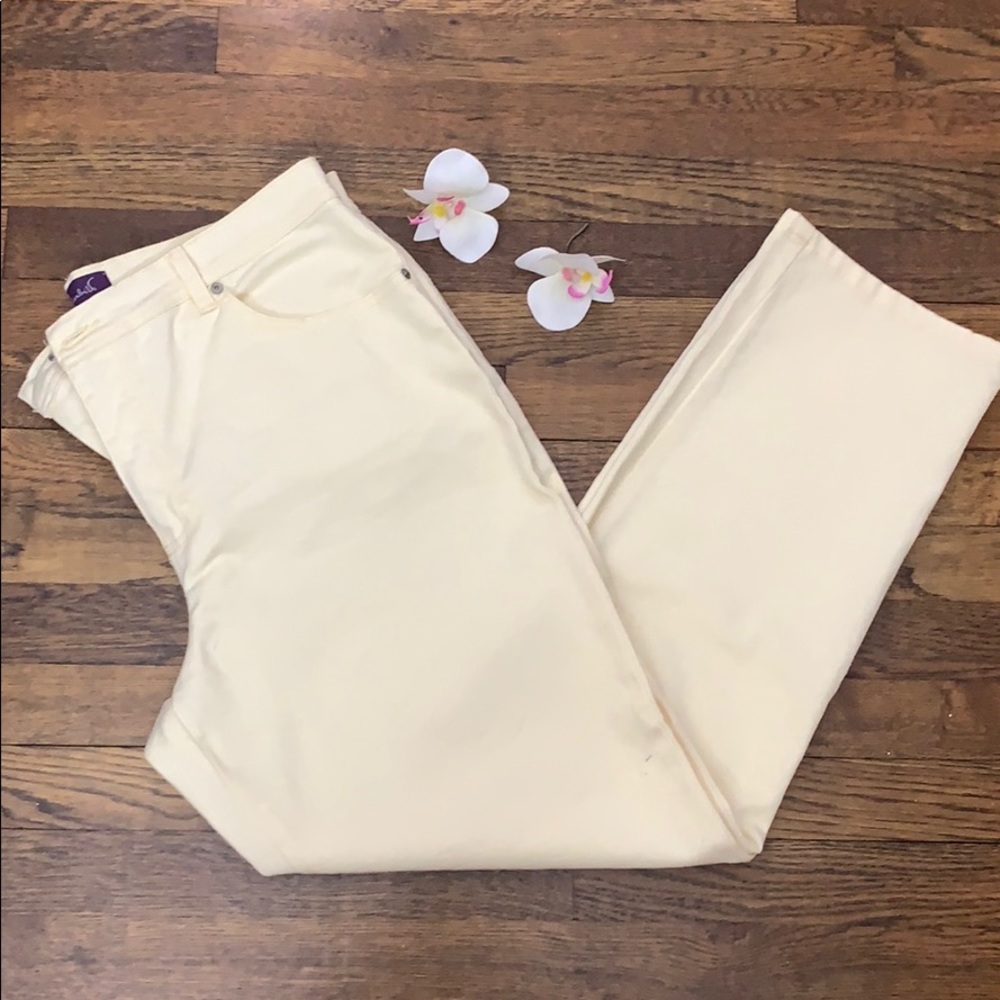 Gloria Vanderbilt Jeans in Yellow